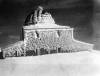 L'osservatorio etneo fra neve e ghiaccio (2941 m. s/m). Dice...
